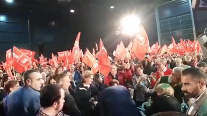 Pedro Sánchez llena su mitin en Gijón