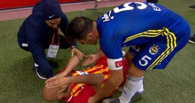 Emre Belözoğlu, Abdennour'a küfür ettiği iddialarına açıklık getirdi!