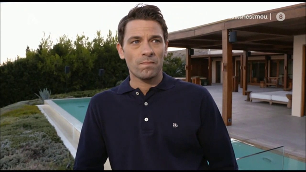Apostolis Totsikas - Ela sti thesi mou (season 4 episode 37 scenes)