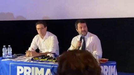 Napoli - Salvini: "pronti a liberare questa terra dai disastri dei De Luca, de Magistris e Di Maio"
