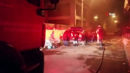 Park halindeki otomobil alev aldı