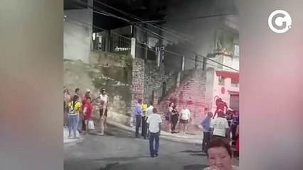 Caminhão desgovernado atropela uma pessoa e invade casa em Vitória