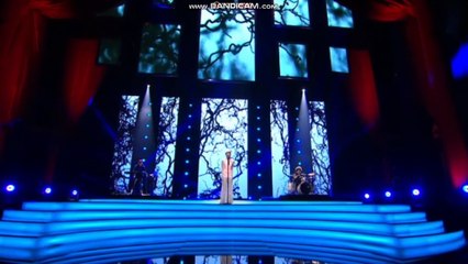 KLIP | Musik med Oh Land | De Største Øjeblikke 2014 | TV2 Danmark