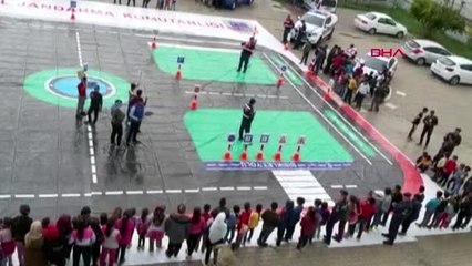 Öğrencilere uygulamalı trafik eğitimi
