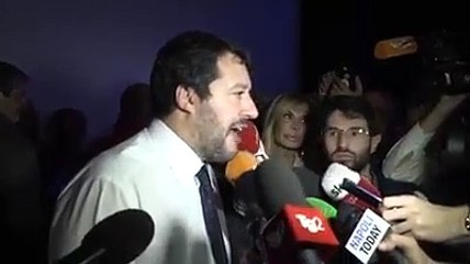 Salvini a Napoli dopo la conferenza stampa (05.11.19)