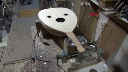 Sivas marangozlukla başladı, 43 yıldır ut üretiyor