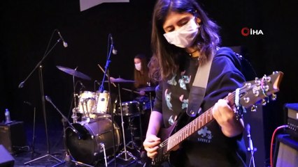 Kan kanserini yenen çocuklar koro kurdu, konser verdi