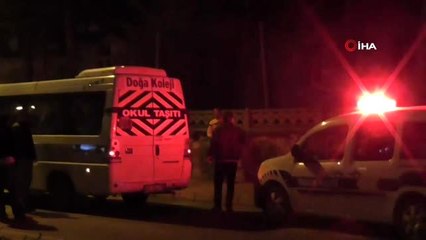 Çenesine tüfek dayayıp eşinin gelmesini istedi