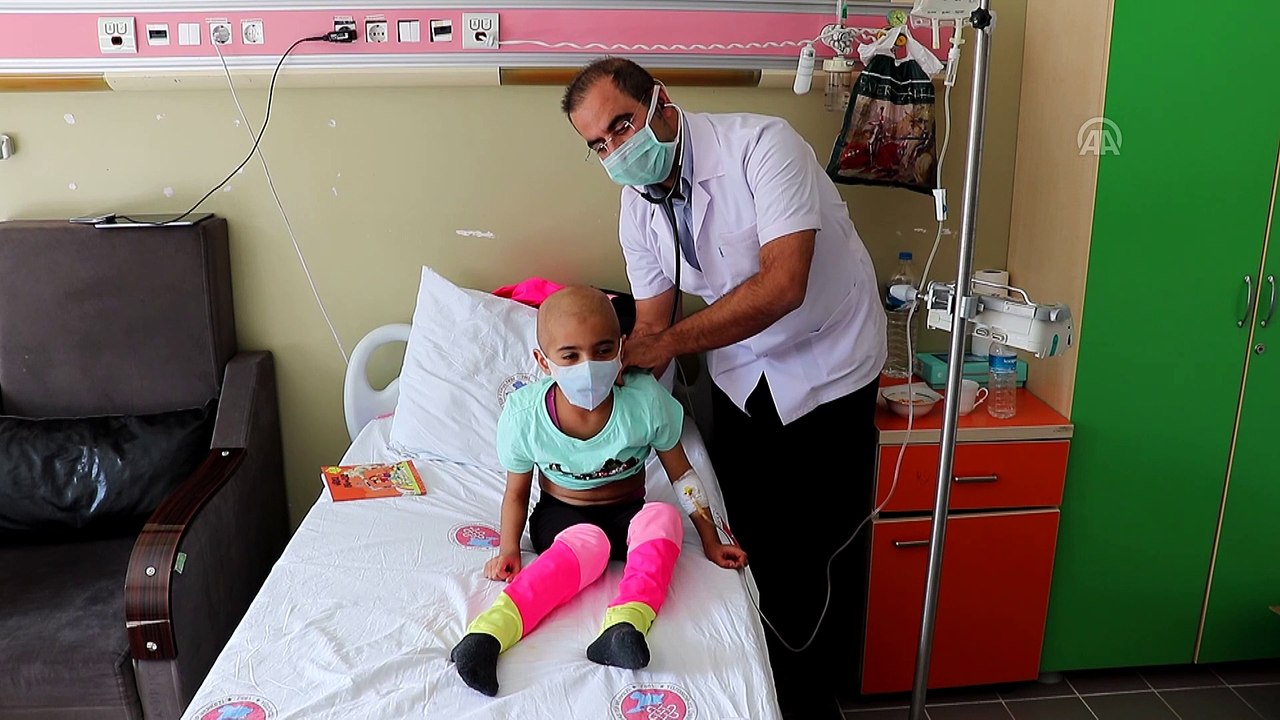 Lösemiyi 4 yılda yenen Fatma ziyaret ettiği hastalara umut aşılıyor - VAN
