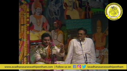 Naxalites పై అద్భుతమైన పాట పాడిన ద్విసహస్రావధాని | Madugula Nagaphani Sharma | K Viswanath