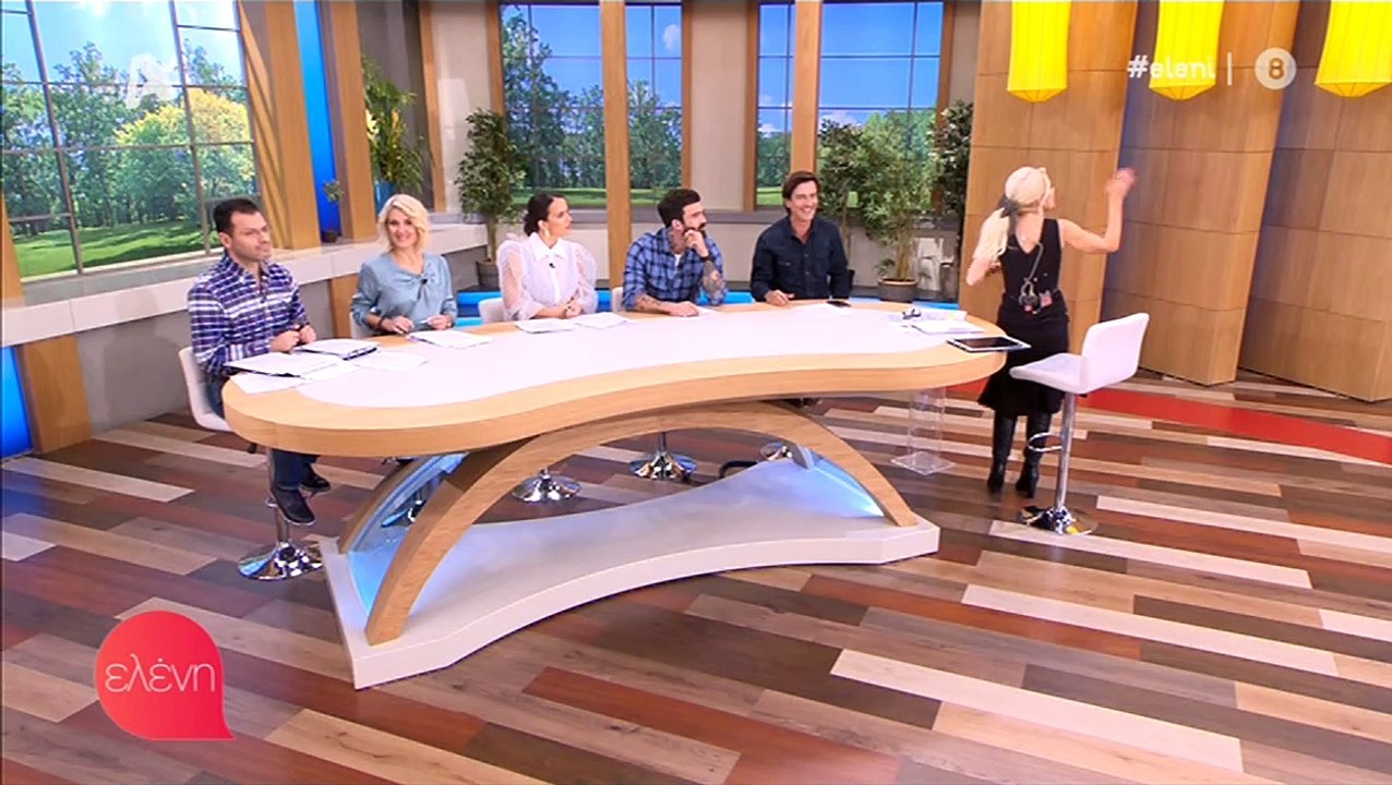 Ελένη Μενεγάκη: Παραλίγο να γκρεμιστεί το πλατό της! Τι συνέβη; (vid+pics)