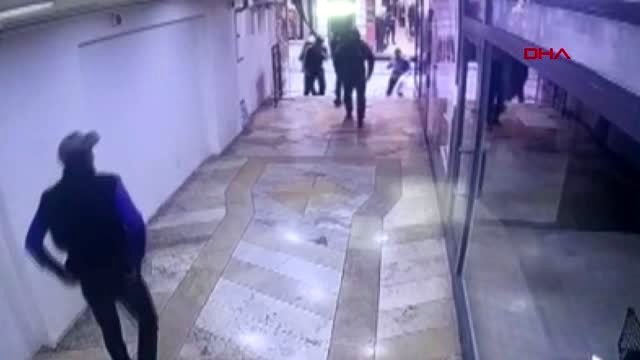 Bakü'den soygun için istanbul'a gelmişler... soygun anı güvenlik kamerasında