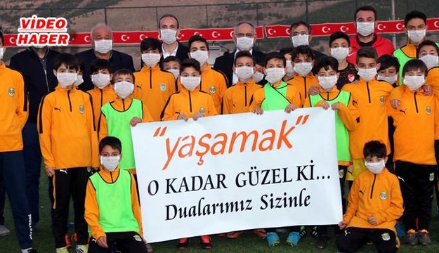 (6 Kasım 2019)YAHYALI SPOR AKADEMİSİ LÖSEMİLİ ÇOCUKLARA HARÇLIKLARINI BAĞIŞLADILAR