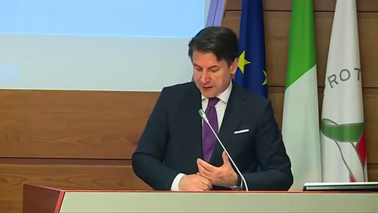 Il premier Giuseppe Conte alla conferenza autorità protezione civile"É l'Italia migliore"