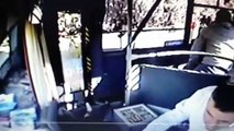 Engelli kartıyla otobüse binen şahıs şoföre böyle saldırdı