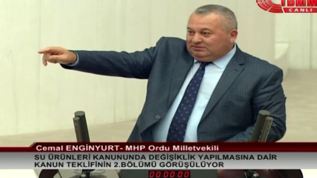 Meclis kürsüsünden Arınç'a tepki