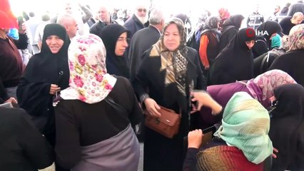 HDP önünde evlat nöbeti tutan ailelere İstanbul, Sakarya ve Almanya’dan destek ziyareti