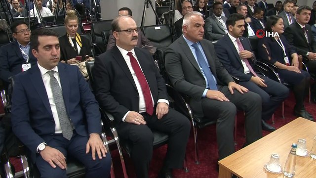 Bakan Ersoy, ‘Türkiye Mezunları Kapasite Geliştirme Eğitim Programı’na katıldı