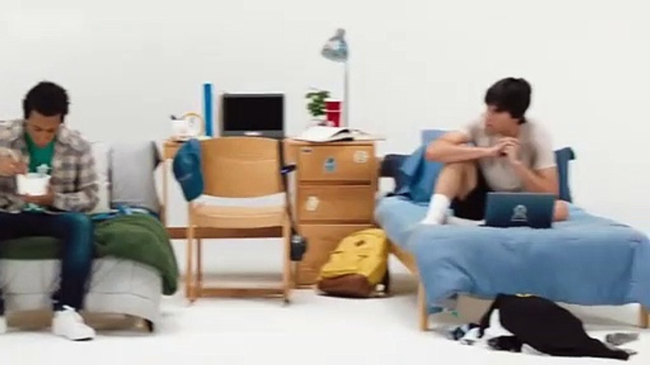 Vídeo viral: HBO ofrece estas cajas de cartón negras para ver la televisión sin molestias