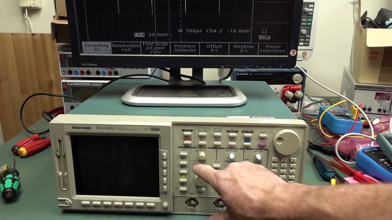 EEVblog #1185 - Dumpster Tek 500MHz TDS540D Scope - video Dailymotion