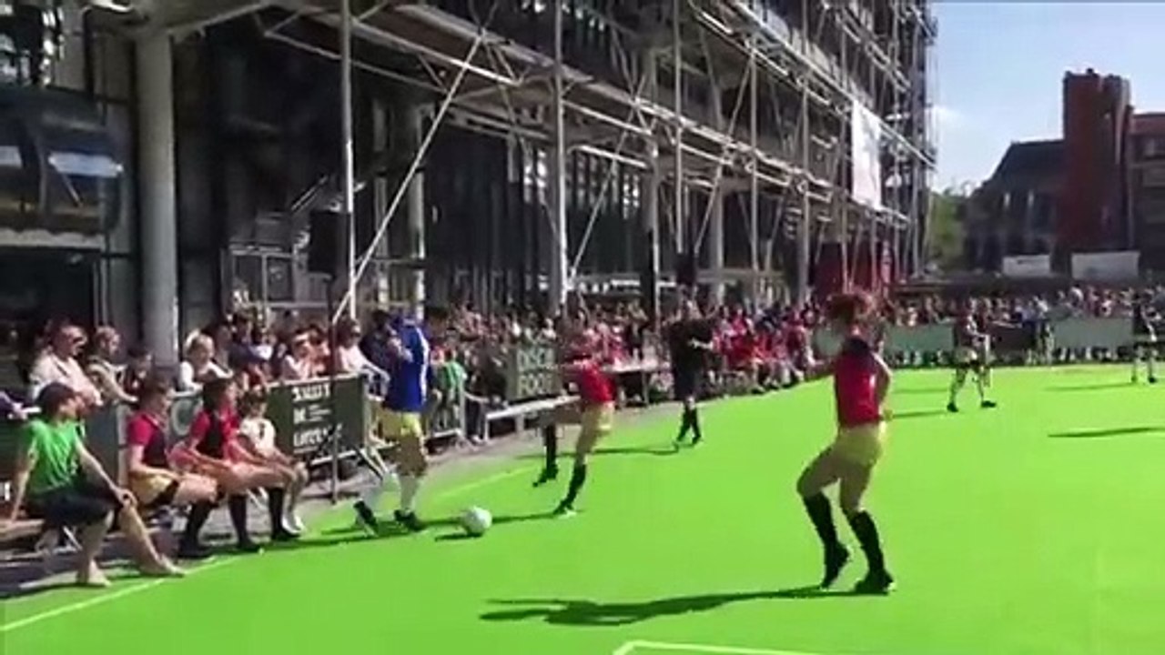Le Disco Foot- le nouveau sport WTF à la mode