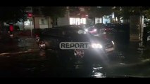 Durrësi 'nën ujë'/ Reshjet e shiu vështirësojnë qarkullimin e makinave në disa rrugë