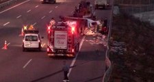 İstanbul'da lastiği patlayan minibüs takla attı: Yaralılar var