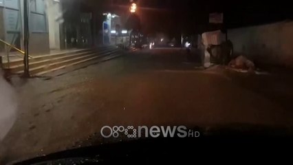 Ora News - Stuhia me shi dhe erë përmbyt Durrësin