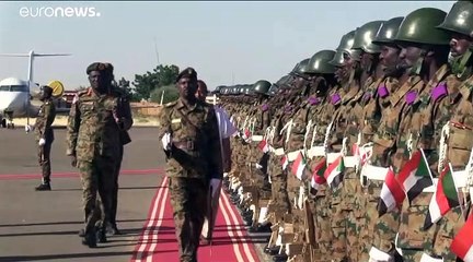 في زيارته الأولى إلى دارفور.. رئيس الوزراء السوداني يعد بإحلال السلام