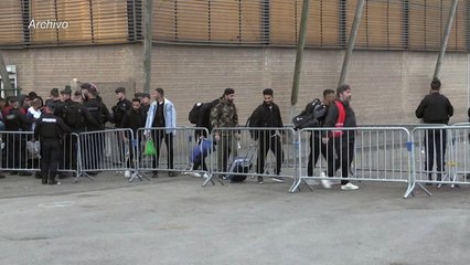 Francia endurece su política migratoria