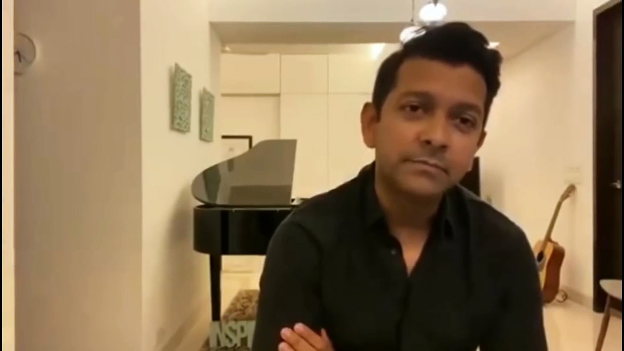 Ogzida ikkita xoroz bilan ekstremal blowjob