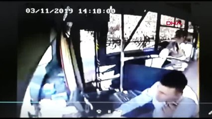 Niğde hareket halindeki otobüsün şoförünü tekmeledi