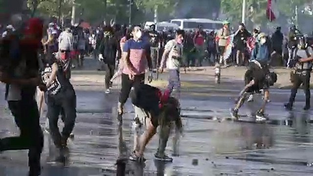 Chili: heurts entre manifestants et forces anti-émeutes