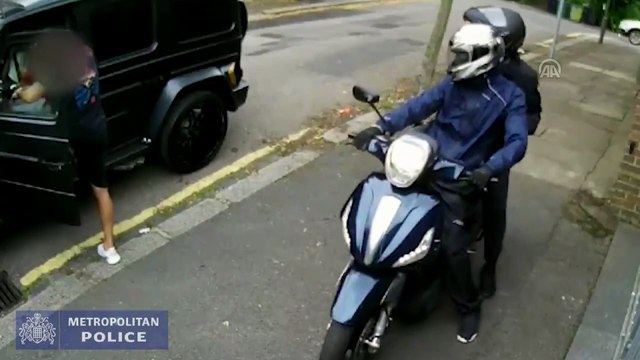 Londra polisi, Mesut Özil'e saldırının yeni görüntülerini yayınladı - LONDRA