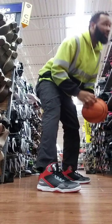 Stranger Helps Guy Test New Shoes