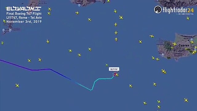 Pour son dernier voyage ce pilote de ligne dessine un avion dans le ciel