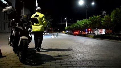 Anneden kask takmayan oğluna "polise yakalatmalı" doğum günü sürprizi