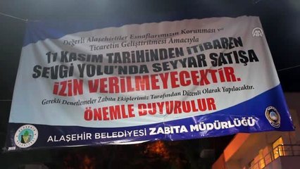 Belediyenin yasağına kızan seyyar satıcı tezgahını yaktı