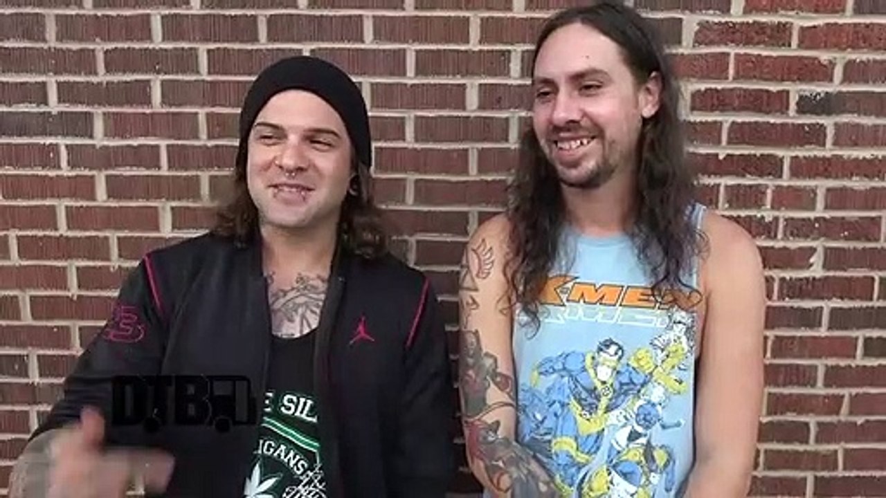 Eyes Set To Kill - CRAZY TOUR STORIES Ep. 701