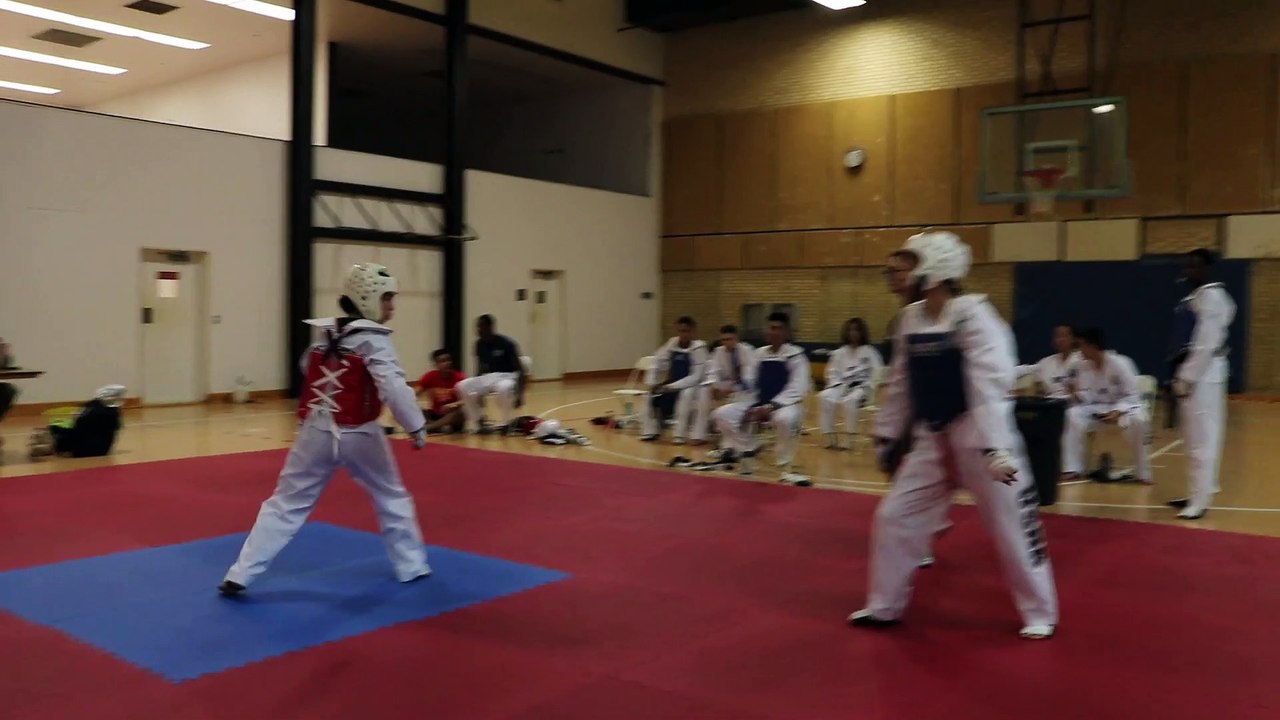 Samantha Kravitz vs Navy