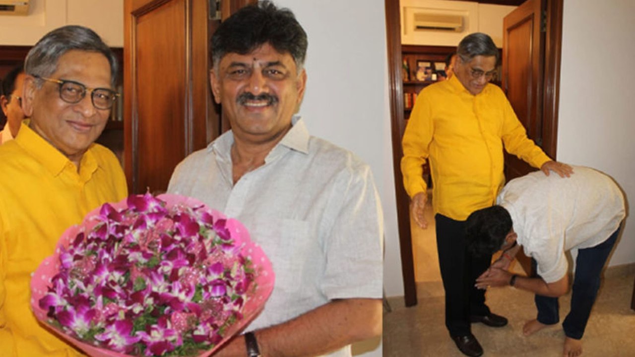 SM Krishna meets DK Shivakumar