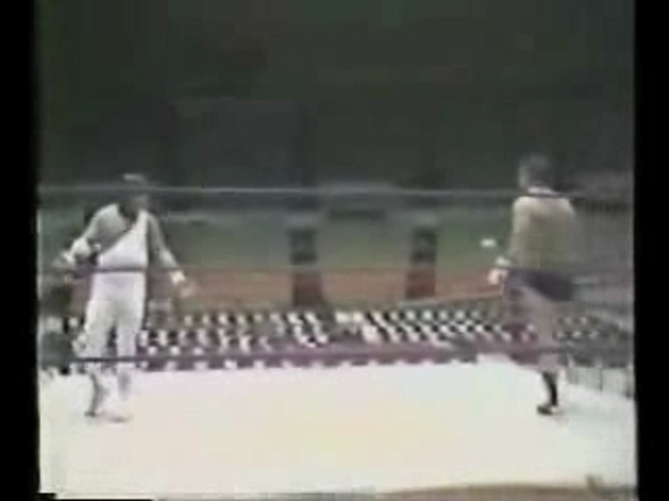 Terry Funk vs Jerry Lawler - Empty Arena Match...