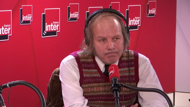 Philippe Katerine, chanteur et acteur, sur la pochette de son nouvel album Confessions : Je ne connaissais pas le mot clivant, j'ai dû ouvrir mon dico