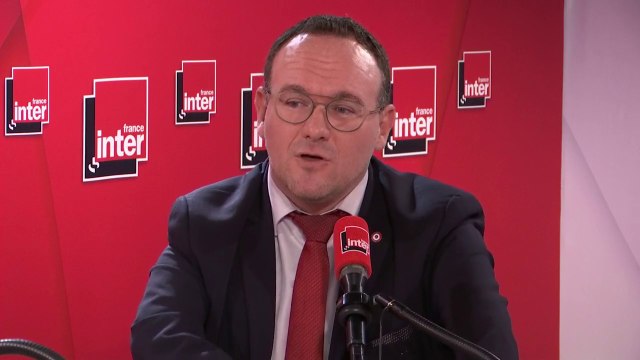Damien Abad (LR) : Sur le mariage pour tous, je pense que c'est une avancée. Je fais aussi partie des parlementaires Les Républicains qui n'ont pas voté contre. C'était une abstention de conviction, je m'interroge sur les conséquences sur la filiation
