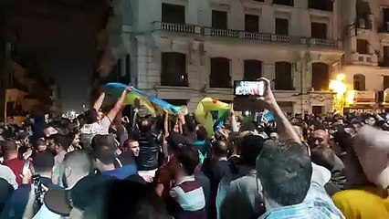 Alger Les emblèmes amazigh en force ce soir  31 octobre  à Alger