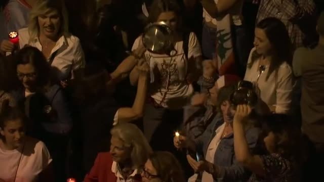 Las mujeres alzan la voz contra el Gobierno, ya dimitido, en el Líbano