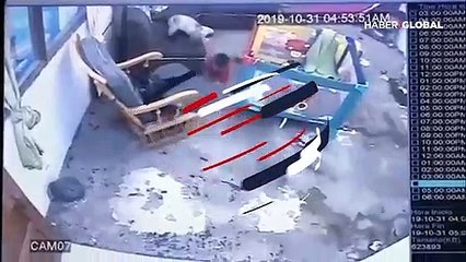 Kahraman kedi minik bebeğin hayatını böyle kurtardı