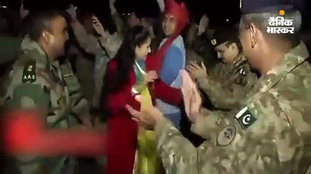 क्या करतारपुर में भारत-पाक सैनिकों ने किया एक साथ डांस