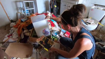 We bought a house from a HOARDER - Renovation Challenge