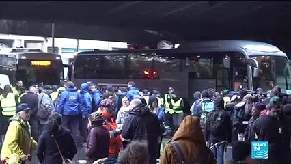 Plus de 1 600 migrants évacués par la police à Paris et Saint-Denis